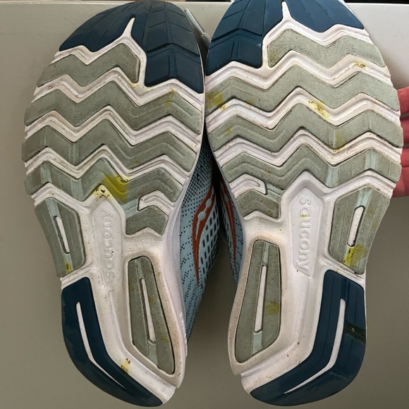 Lightly used Women’s Saucony Ride 13, size 7.5 - Picture 3 of 7